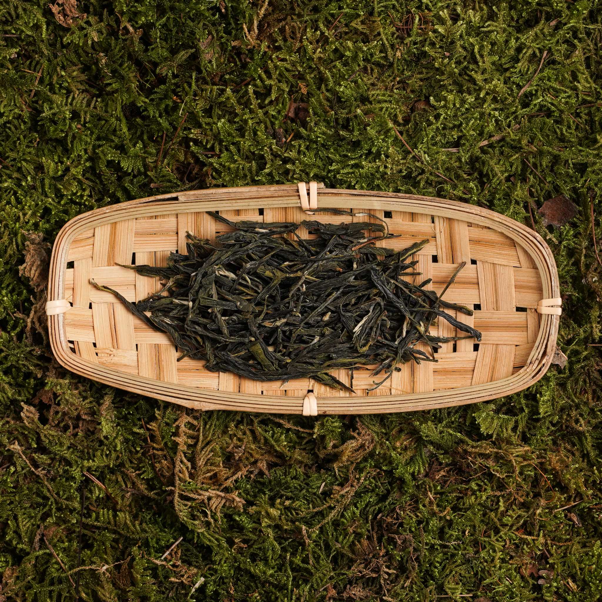 long jing dragon well dry tea leaves